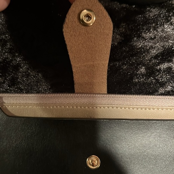 Lodi’s Compact Wallet - Picture 2 of 5